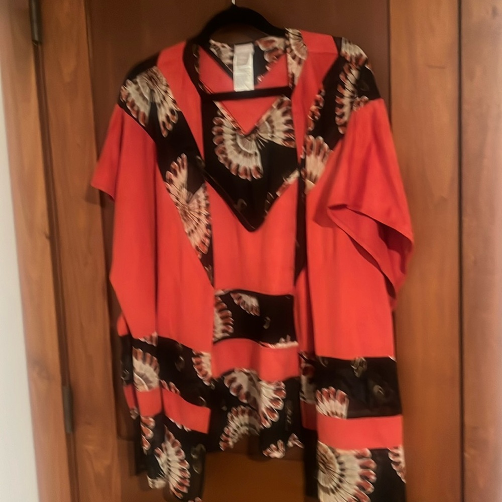 gorgeous Chicos, kimono, red and black pattern with red suedes fabric.